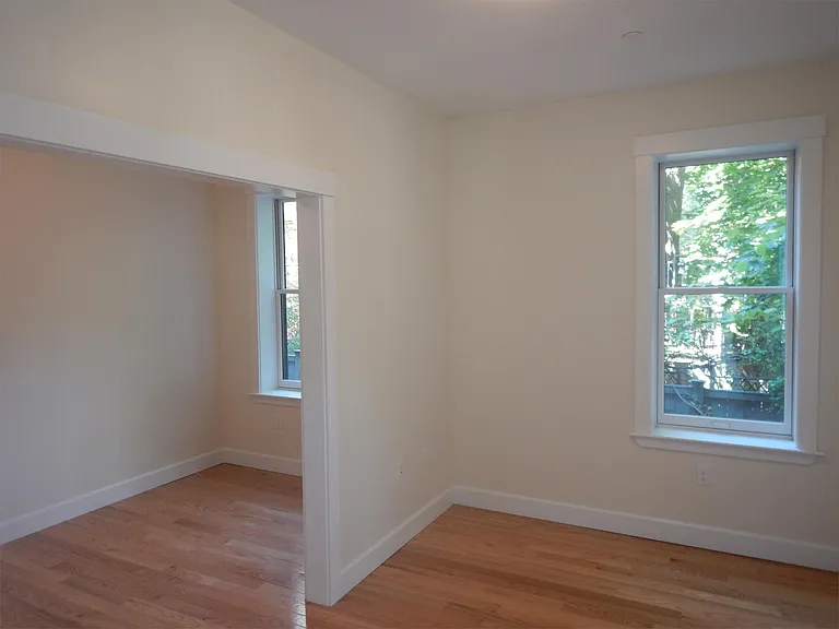 367 Harvard St #4 — Photo 5