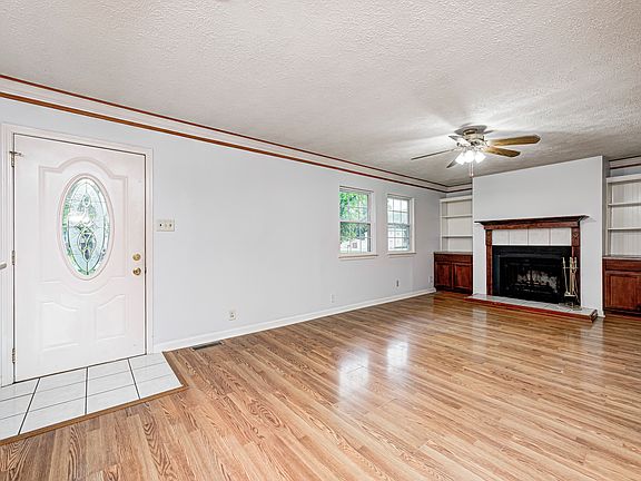 2nd image of 6709 W Walton St