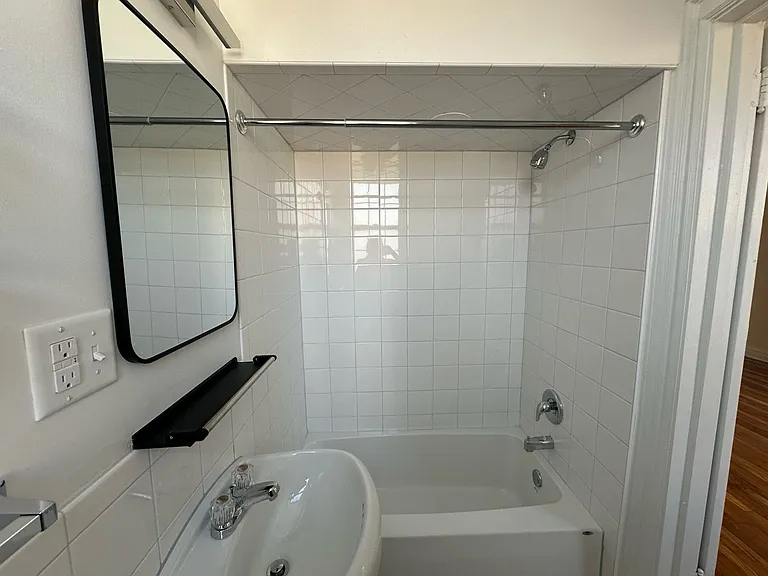 New King Edward Apartments — Photo 114