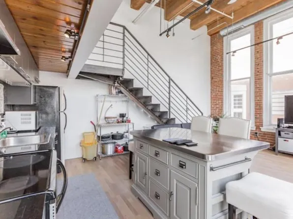 1027 Arch St APT 309, Philadelphia, PA 19107