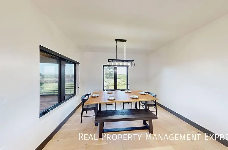 313 N Red Spruce Ave — Photo 5