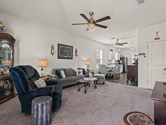 5th image of 305 Cornhusker Dr.