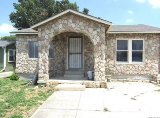 919 Alametos, San Antonio, TX 78201
