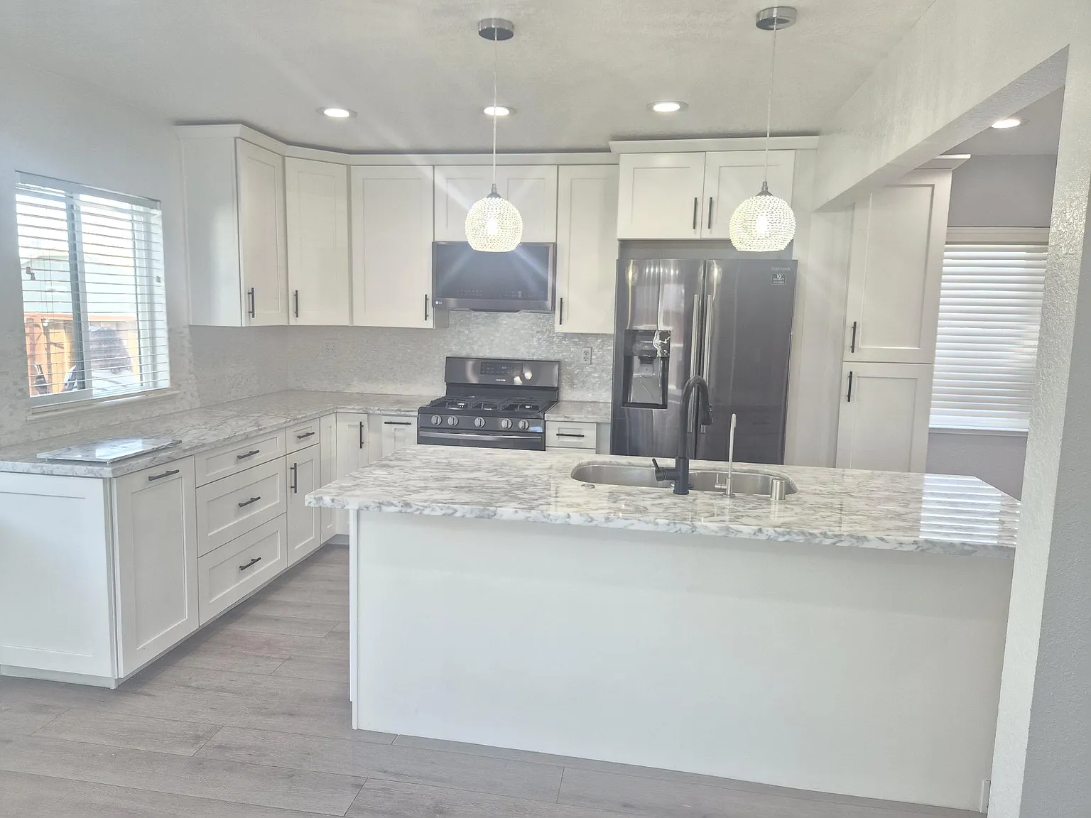 4 bed, 2.5 bath, 1748 sqft, $3,900 — Photo 3