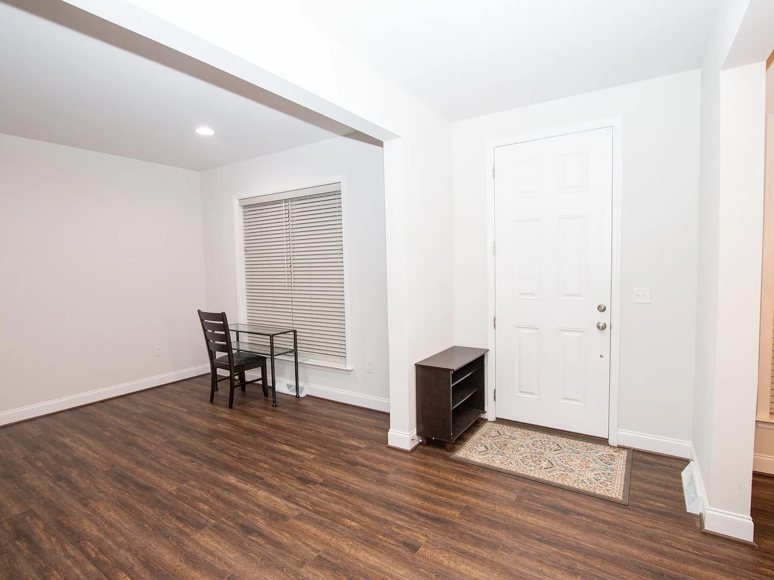 4 bed, 2472 sqft, $2,895 — Photo 4