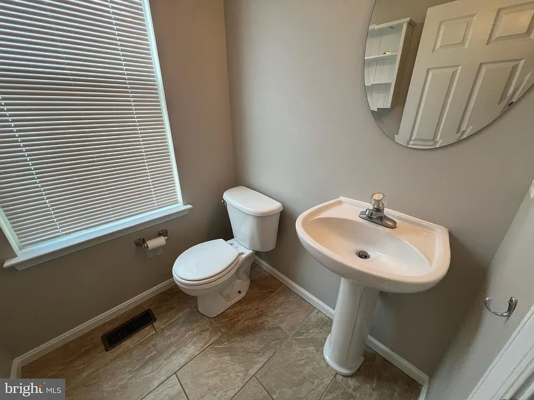 18023 Calabar Dr — Photo 10