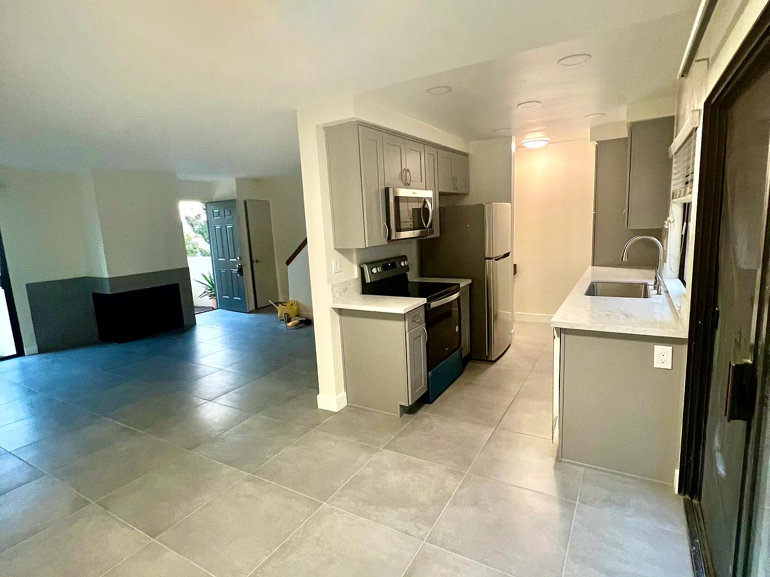 2 bed, 1092 sqft, $3,400 — Photo 4