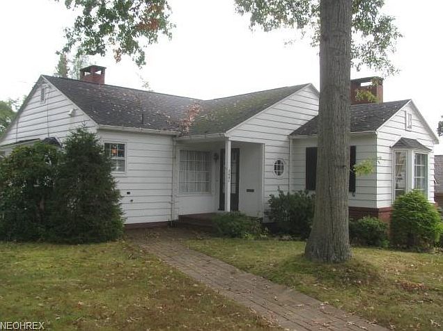 2nd image of 2001 Washington Ave