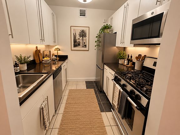 5th image of 53 Park Pl #18T