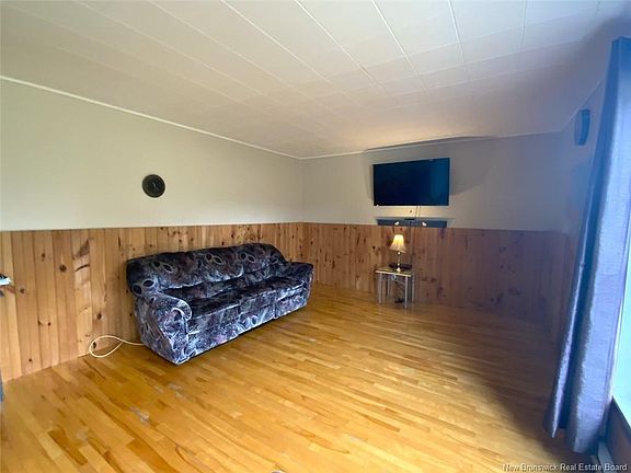 4th image of 176 Principale St