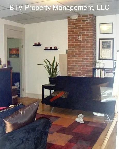 389 College St #10 — Photo 5