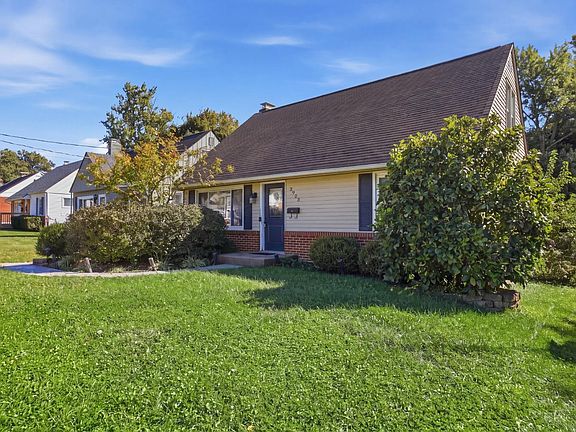 2nd image of 3923 Hemphill Way
