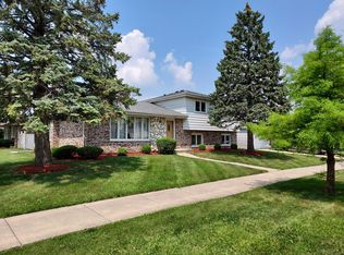 16350 Surrey Dr, Tinley Park, IL 60487