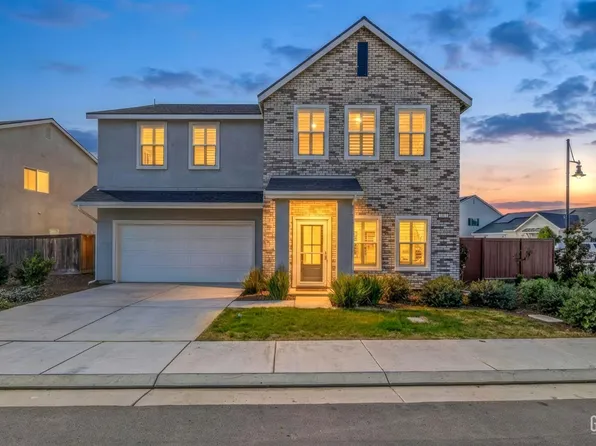 3303 Rustic Woods Ln, Shafter, CA 93263