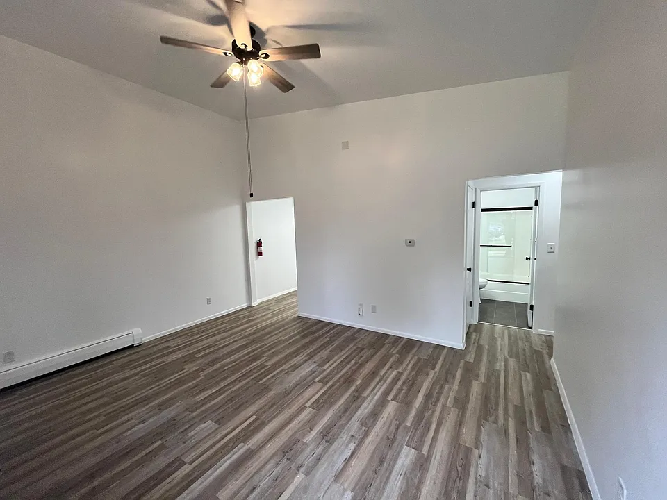 1606 Bryan St #B