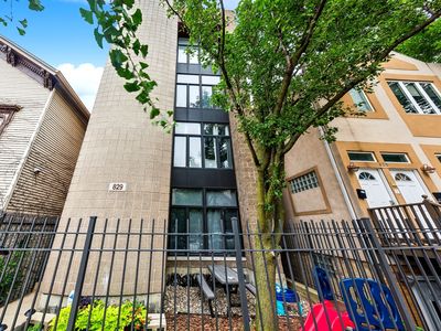829 N May St #3, Chicago, IL, 60642
