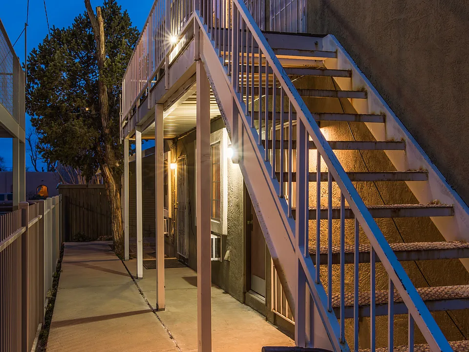 Updated Studio Tucked off the Beaten Path Just 3 Blocks to UNM