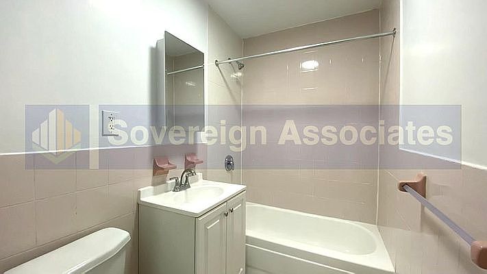 1st image of 30 Cooper St APT 1A