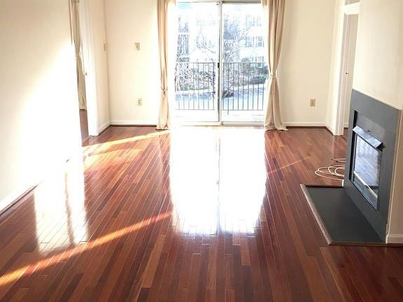 2nd image of 10003 Vanderbilt Cir
