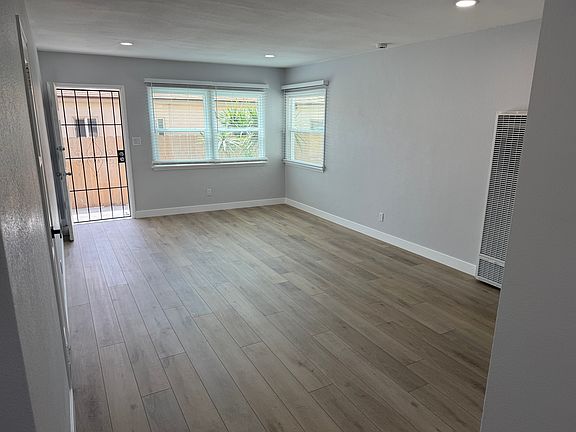 3rd image of 861-67 Diamond St #861