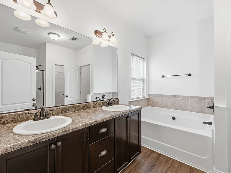8017 Battle St — Photo 14