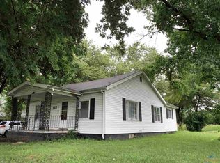 122 W Hogan St, Sedalia, MO 65301