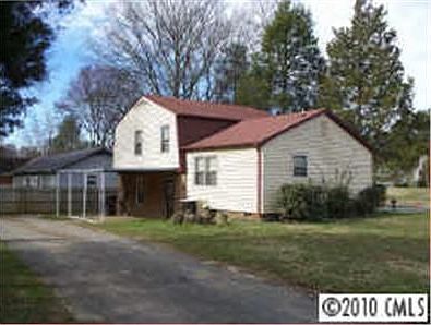 2nd image of 5301 Farm Pond Ln
