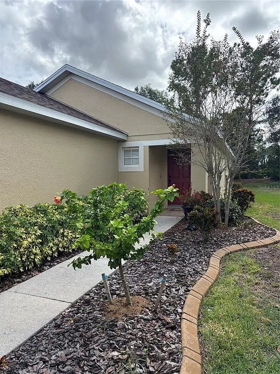 3 bed, 2.0 bath, 1275 sqft, $2,200 — Photo 2