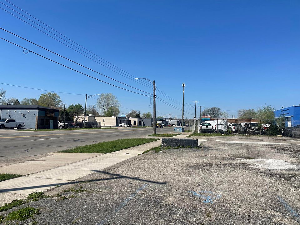 1st image of 22110 W Warren Ave