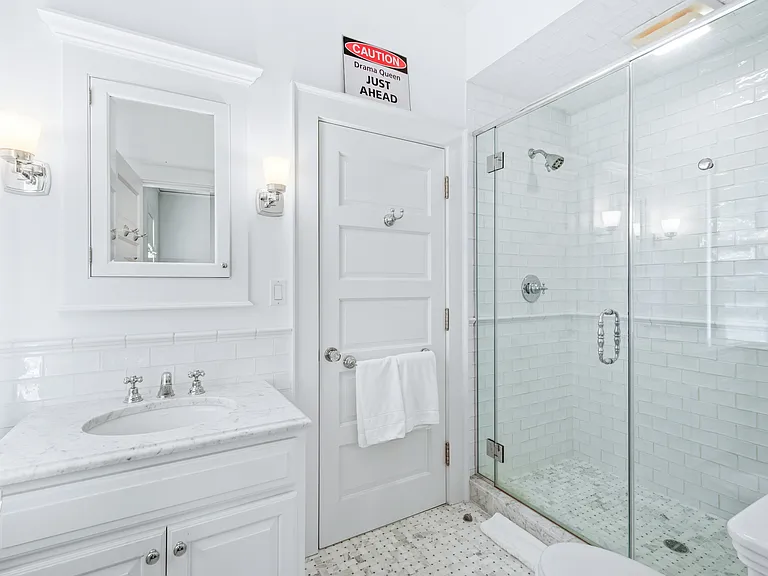 155 First Neck Ln — Photo 44