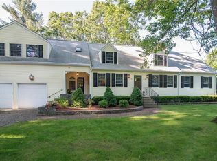 15 Acre Ave, Barrington, RI 02806