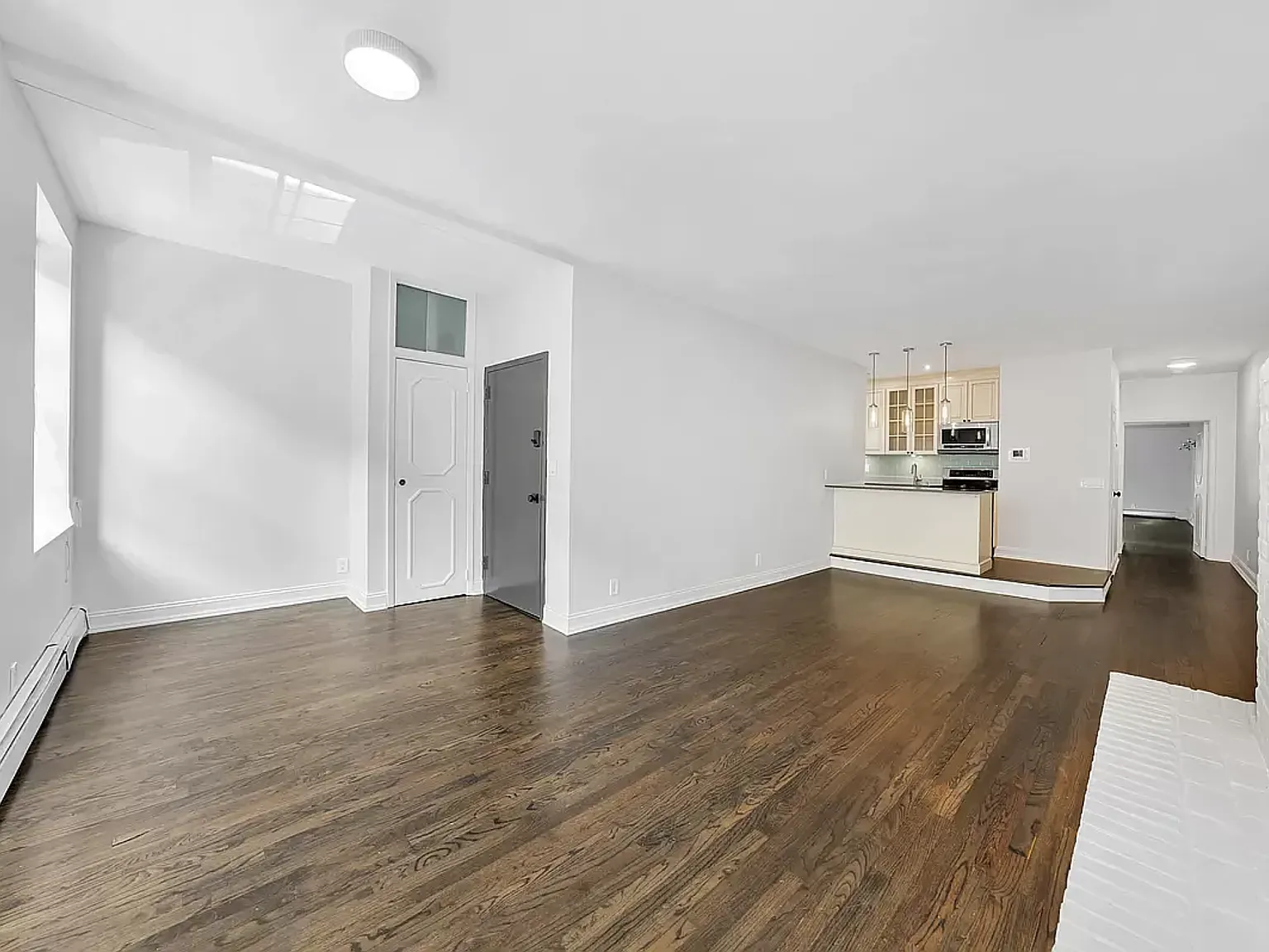 235 West 16th Street — Photo 2