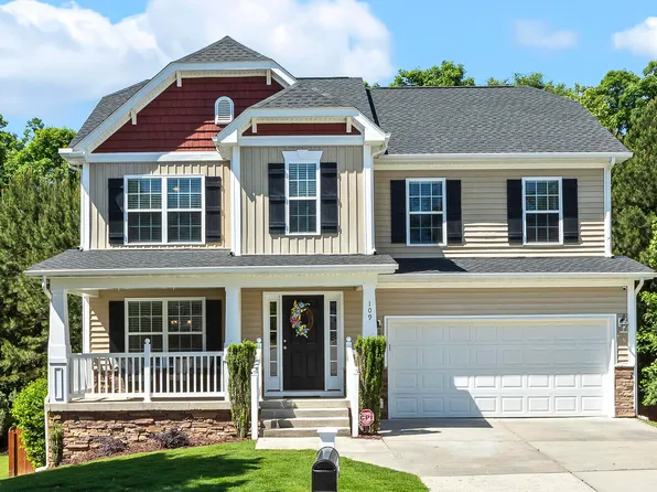 109 Lyngrove St, Holly Springs, NC 27540