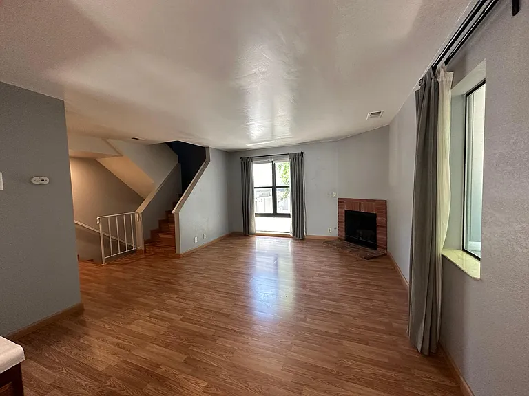 109 S Sierra Madre Blvd — Photo 10