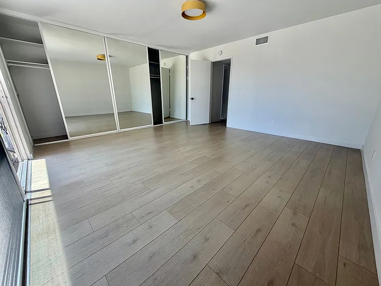 408 Larsson St — Photo 25