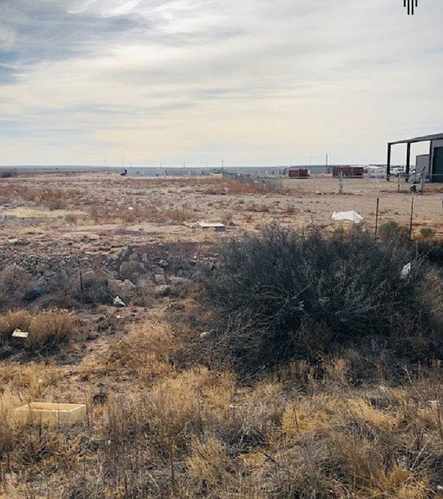 2nd image of 912 Hopi Rd