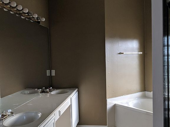 2nd image of 6409 Hampstead Dr