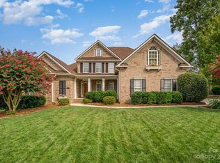 554 Ballymote Ct, Matthews, NC 28104