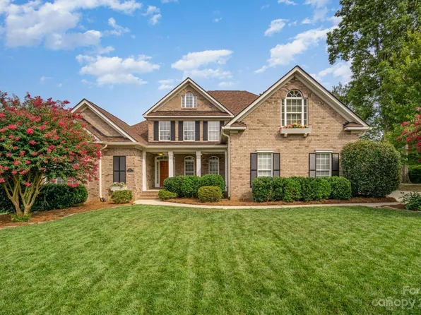 554 Ballymote Ct, Matthews, NC 28104