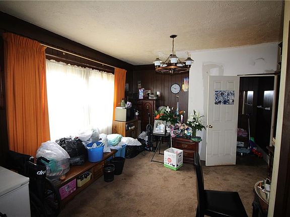 4th image of 35 N Woodland Dr