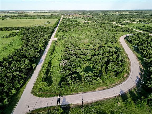2nd image of Rambling Rd