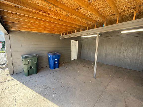 Carport/Carport Storage