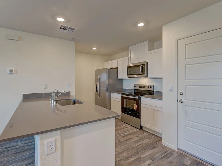 1505 Pamela Springs Ln — Photo 7