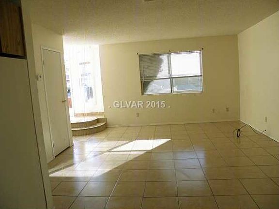 2nd image of 2915 Cedar Ave