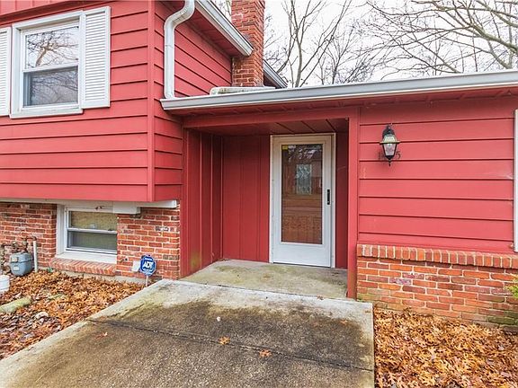 2nd image of 1435 Minturn Ln