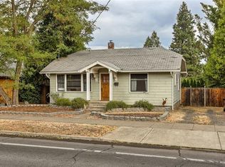 933 E Main St, Ashland, OR 97520