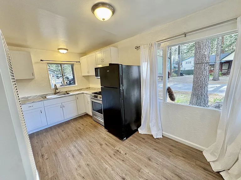 3072 Sacramento Ave #B — Photo 6