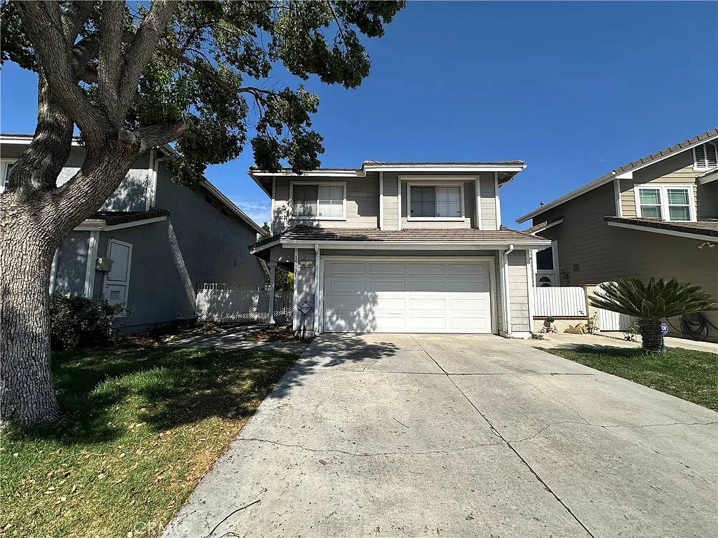 4 bed, 2.5 bath, 1726 sqft, $3,550 — Photo 1