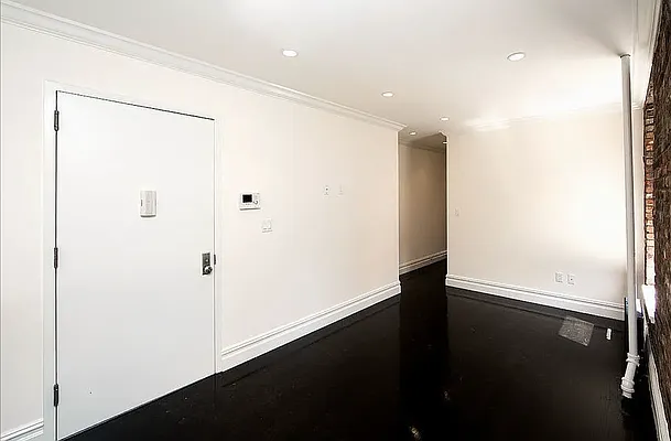 Rented by Avenues Real Estate | media 4