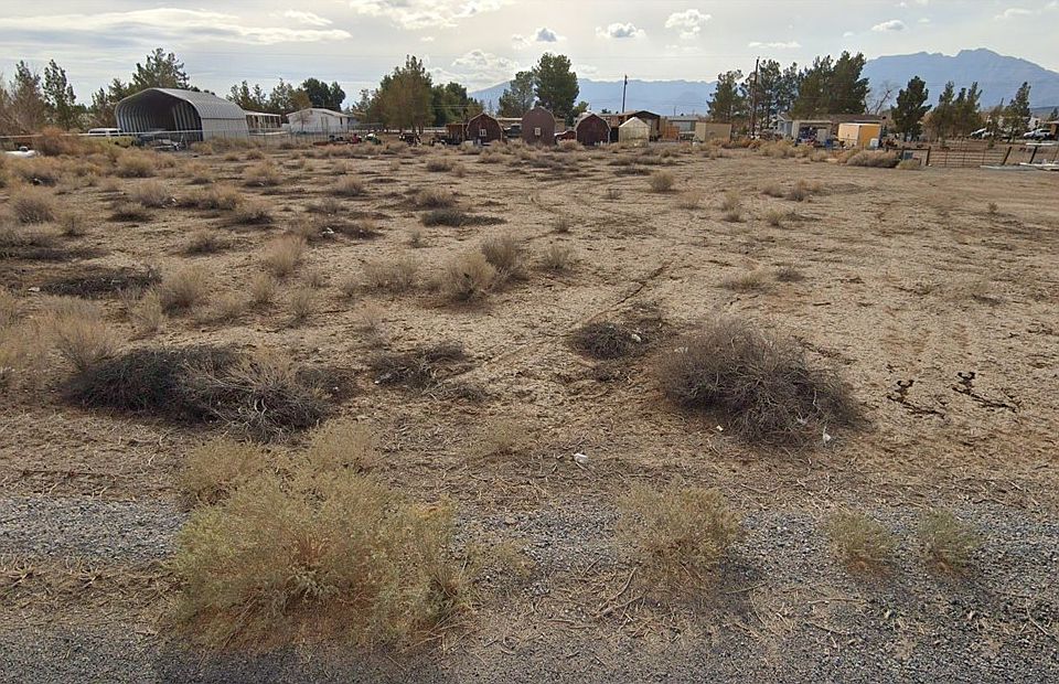 1st image of 3421 W Hardy Ln